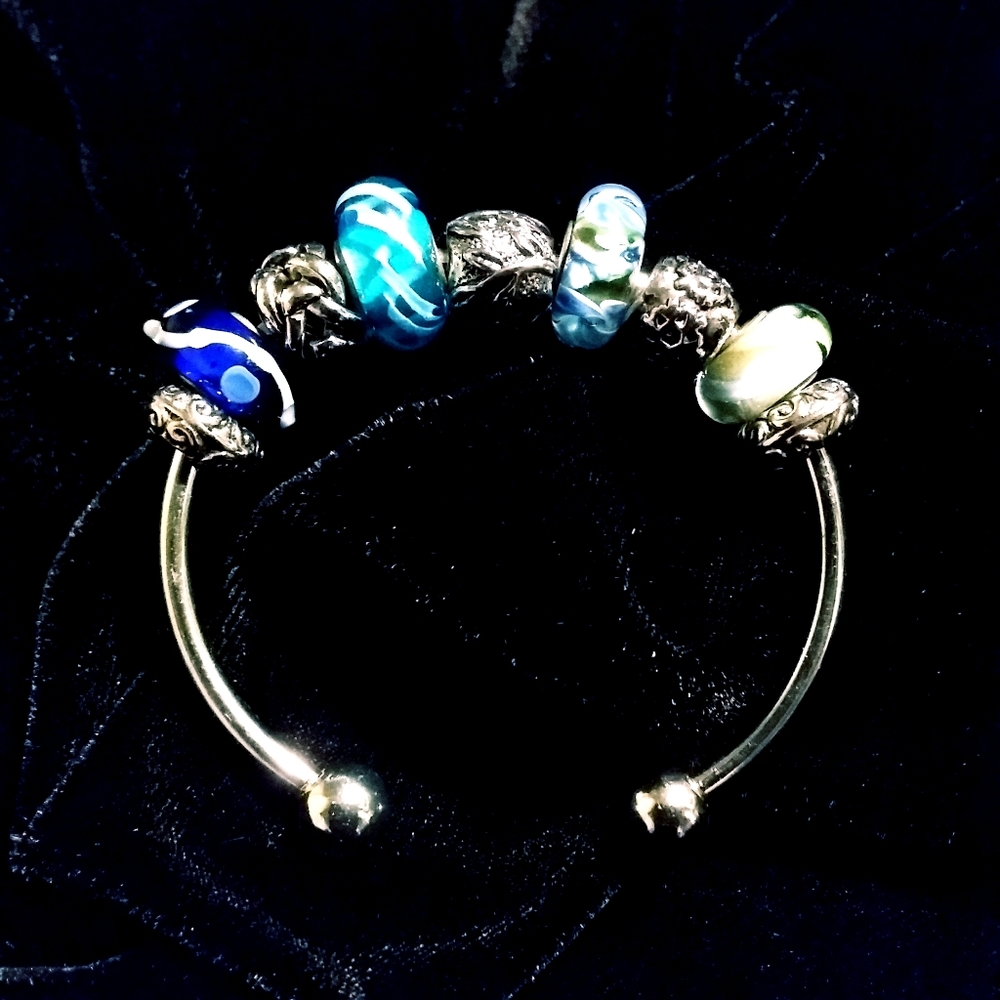 Blue And Green Beaded Bangle Bracelet💙